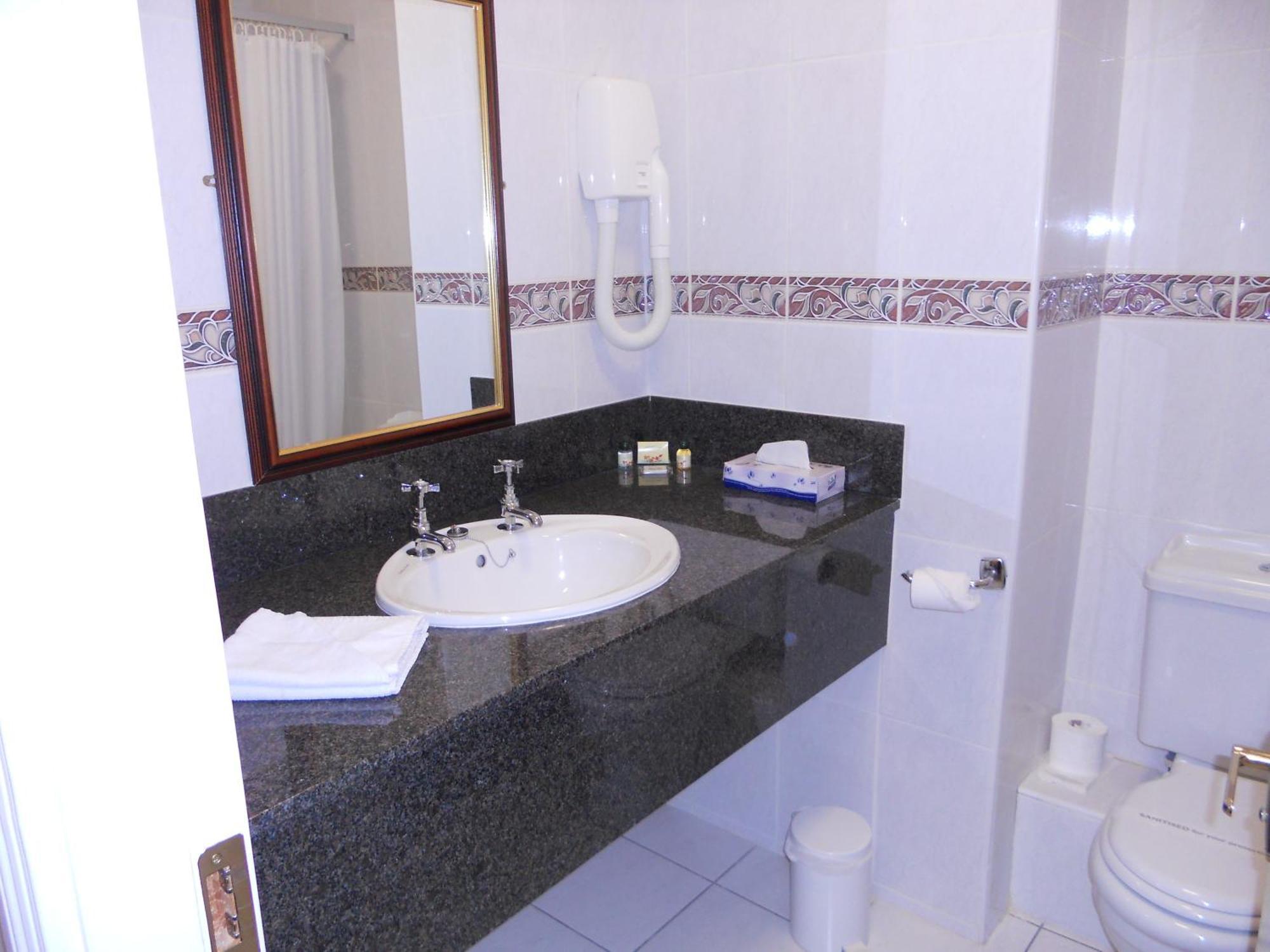 Rhu Glenn Hotel Waterford Bagian luar foto