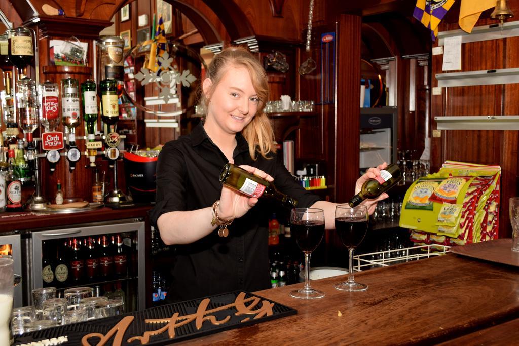 Rhu Glenn Hotel Waterford Bagian luar foto