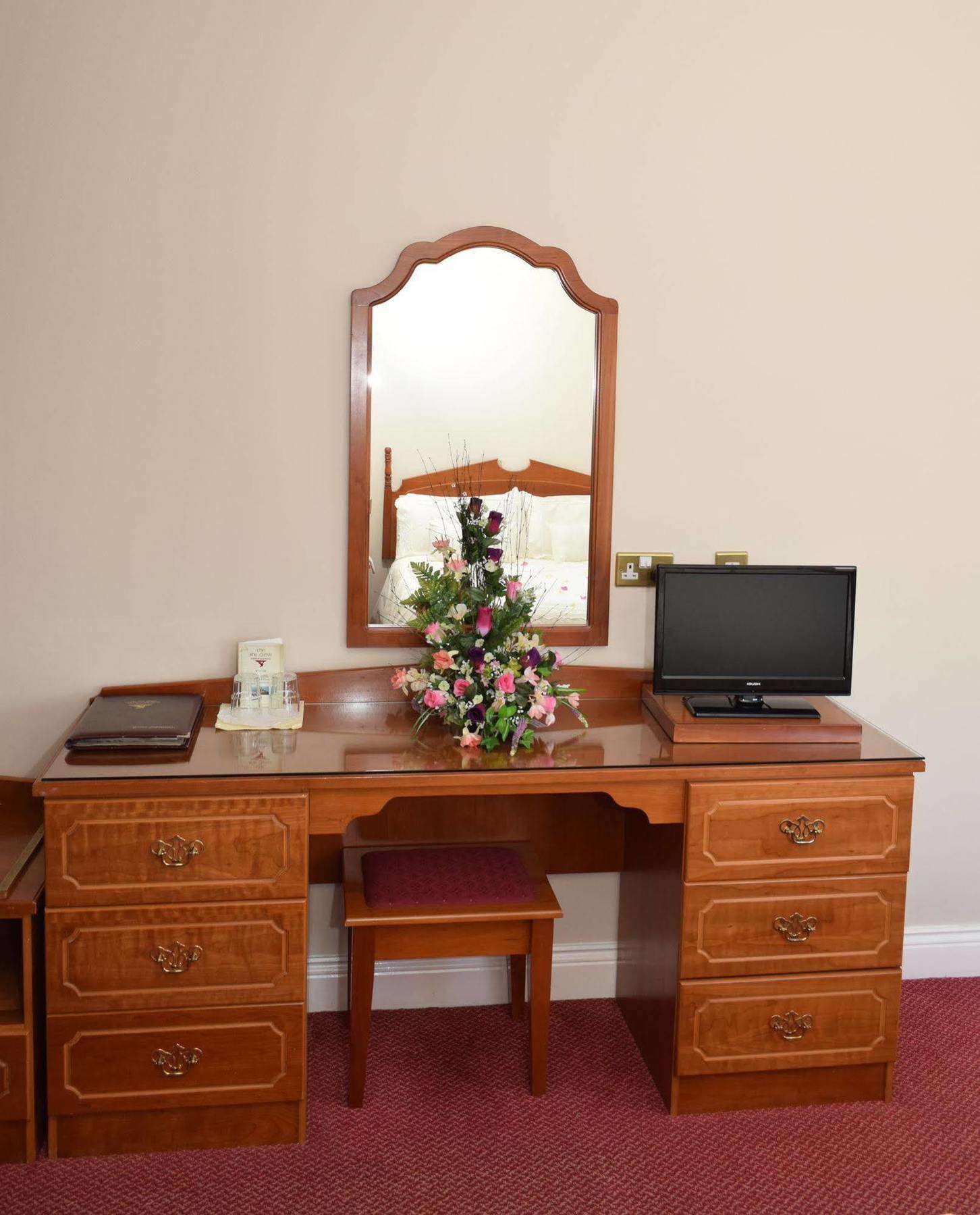 Rhu Glenn Hotel Waterford Bagian luar foto